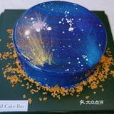 黄河路上紫航海鲜马路斜对面 一楼是咖啡厅