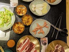 -臻牛烤肉