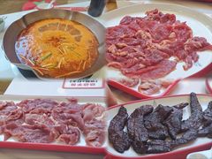 -毛辣果·贵州红酸汤牛肉火锅(西单店)