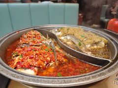 -阿瓦山寨·湘菜现炒·剁椒鱼头王(咸阳总店)