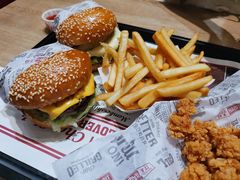 -The Habit Burger Grill 哈比特汉堡(爱琴海店)
