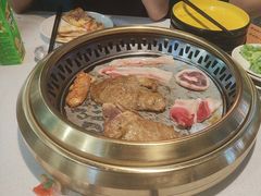 -金滏山烤肉·海鲜·火锅自助餐厅(镇江万达店)