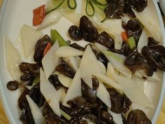 -东方之猪四更烤乳猪(金垦总店)