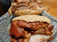 -老天桥酱肉烧饼夹肘子(天桥店)