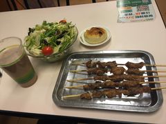 奶茶&nbsp;大拌菜&nbsp;烤包子&nbsp;羊肉串-西部马华清真兰州牛肉面·烧烤夜市(关东店)