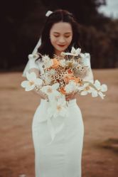 -现代经典婚纱摄影