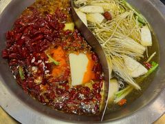 -沸炉重庆老火锅(军事博物馆店)