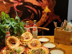 -楚东君•襄阳牛肉面牛杂煲(陆家嘴正大店)