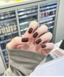-桃色美甲沙龙