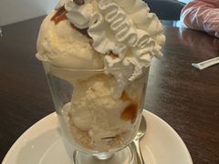 -Chom Cafe and Restaurant