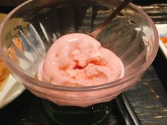草莓冰淇淋-万鱼亭·鹤家日本料理(南通青年中路店)