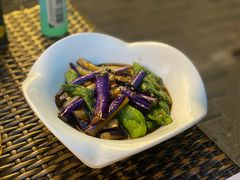 虎皮辣子烧茄子-东方亚克西餐厅(西康路店)