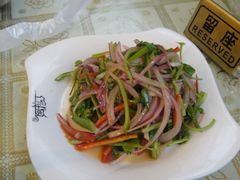 新疆老虎菜-克拉玛依新疆餐厅