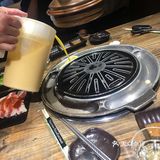 包房里没有人，简单看了一下，韩式的小桌子