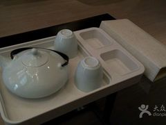 -西安大雁塔科技大学地铁站亚朵酒店