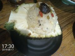 菠萝饭-茶花妹子云南餐厅(北大店)