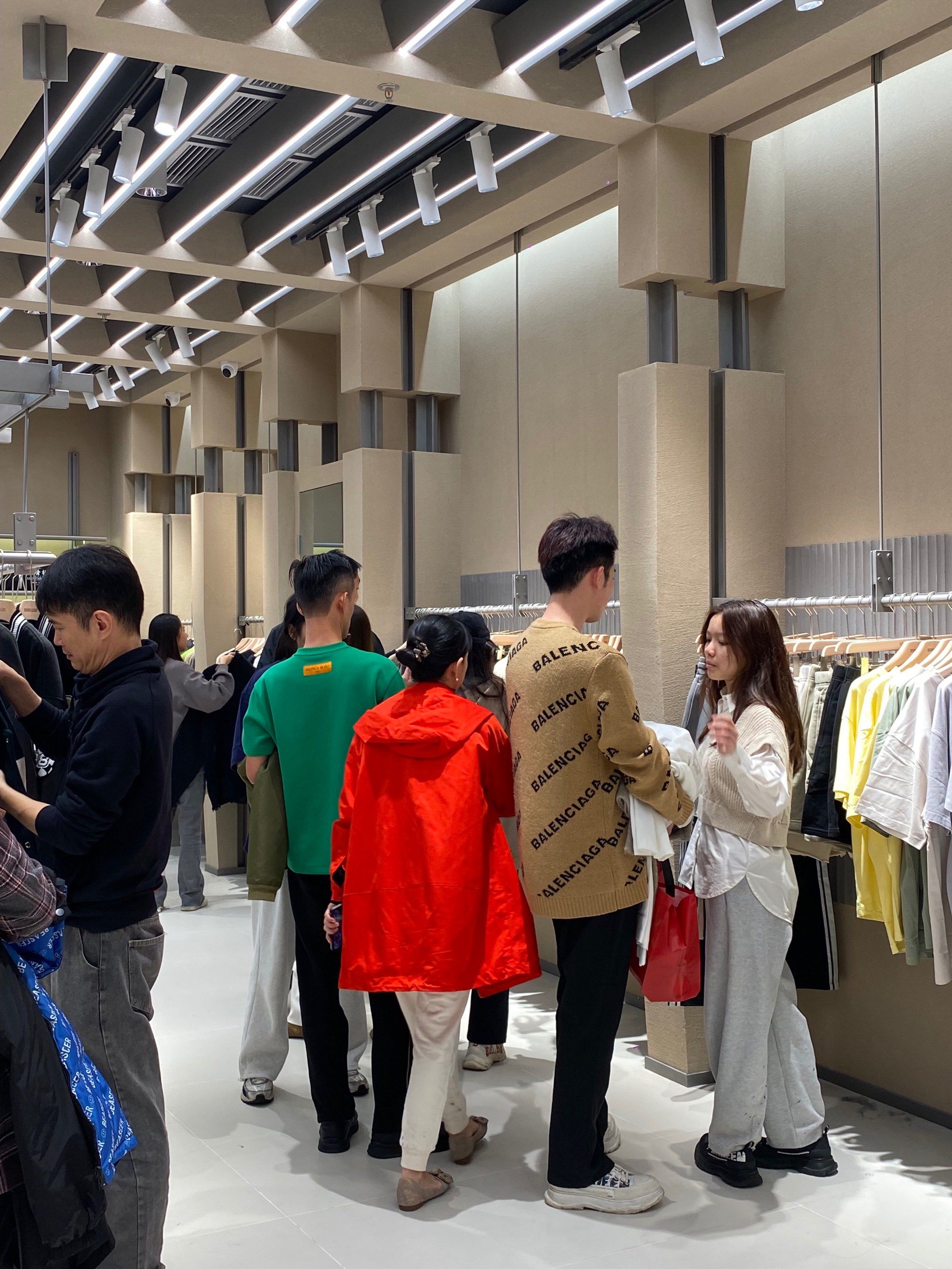 海口服饰店行业最新动态透视