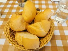 餐前面包-船屋葡国餐厅