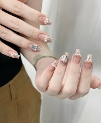 -赢韵美甲美睫瑞士净斑中心