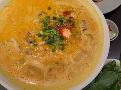 -大头虾越式风味餐厅(光明广场店)