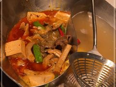 -左庭右院鲜牛肉火锅(金山万达店)