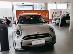 -上海宝诚中环BMW·MINI4S店