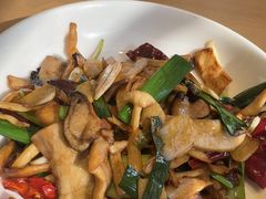 -关东小磨东北菜(上海长风大悦城店)