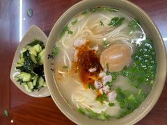 -亮亮面馆(经六路店)