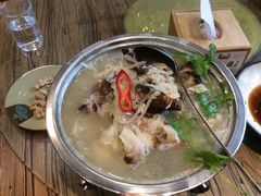阿家村酸汤猪脚-遇见阿家村云南菜(魏公村店)