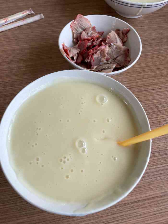 王记粥铺-"「羊肉泡粥」第一次喝,闻着一股烧糊的豆汁.