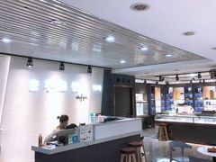 -宏宇眼镜蔡司依视路折扣店(兆佳眼镜城店)