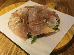 风干火腿薄饼-Carbon莫卡哆·意大利复古集市餐厅(杭州大厦店)