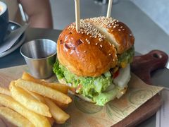 -三勾JJJ Burger&Coffee(梅溪湖店)
