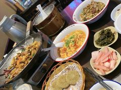 -富正毅三下锅·湘西韵味(天门山索道店)