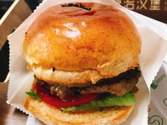 牛泰极-龙治汉堡(中华城店)