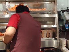 -肯德基(西影路店)