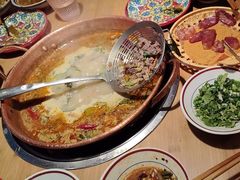 -洱火云南酸菜牛肉火锅(石景山当代商城店)