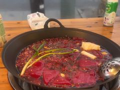 -黄潇洒老火锅(九眼桥宏济巷店)