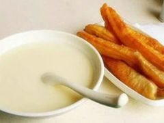 豆浆-云浮石磨肠粉