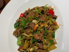 小炒大南门黄牛肉-山里亲戚(淞虹路店)
