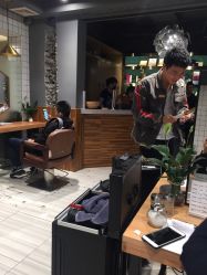 -PE SALON
