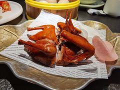 蝴蝶里招牌乳鸽-蝴蝶里·粤菜·点心(滨江龙湖店)