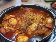 -三清洞摩西韩式年糕火锅(威高广场店)