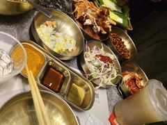 -草家酱蟹炭火烤肉店(珲春南路二店)
