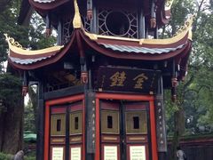 -峨眉山报国寺