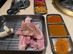-蚂蚁洞·烤肉大营地(上海静安大悦城店)