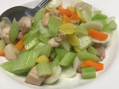 西芹百合炒鸡丁-庄氏祥记家常食府(国瑞建材家居博览中心店)