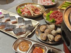-围炉肉舍丹东海鲜烤肉·烤活鳗(步行街店)