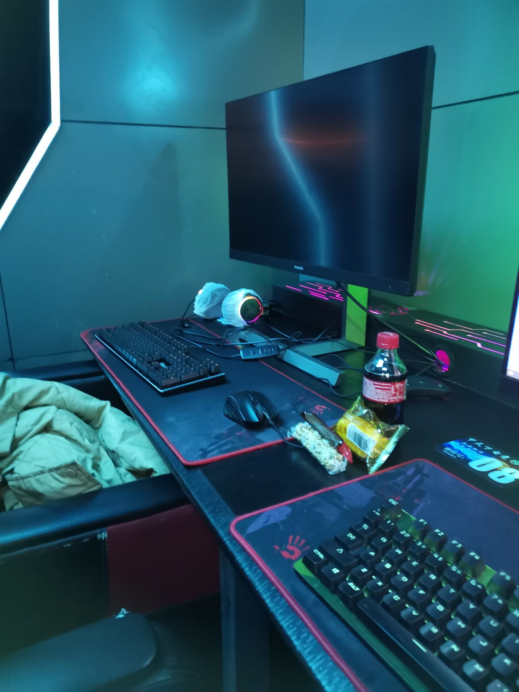 这家网吧开黑还不错哟