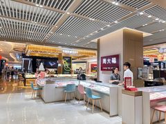 -王府井百货熙地港店
